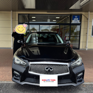 ニッサン　スカイラインセダンの納車記念写真｜モビリティタウン熊本  