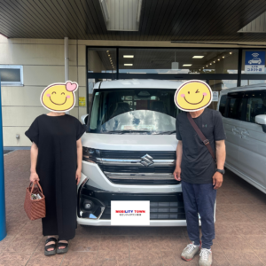 スズキ スペーシアカスタムの納車記念写真|モビリティタウン熊本