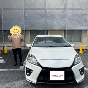 トヨタ プリウスの納車記念写真|モビリティタウン熊本